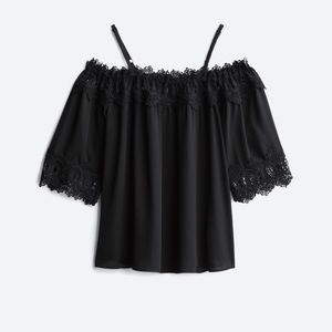 Winkly Off The Shoulder Crochet Trim Blouse